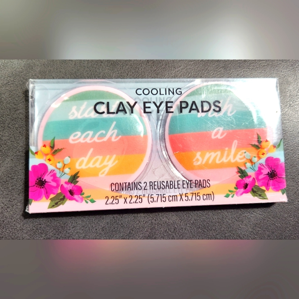 Cooling clay eye pads